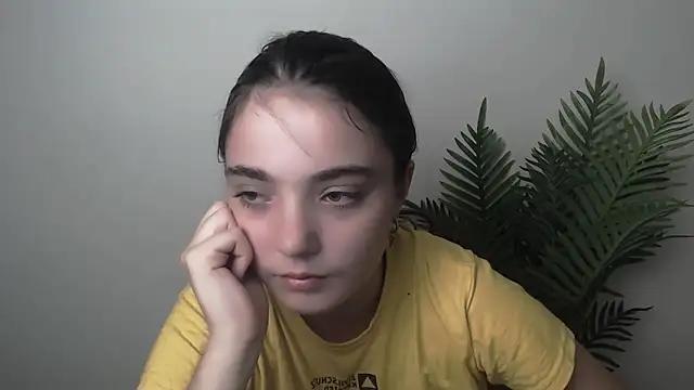 Snapshot of Sun_Shine__ chatting on 10, 9, 2025 Sun Shine online show from 10, 9, 2025