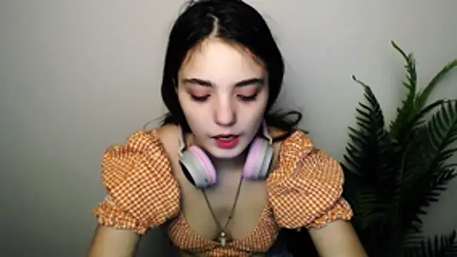 Snapshot of Sun_Shine__ chatting on 30, 11, 2025 Sun Shine online show from 30, 11, 2025