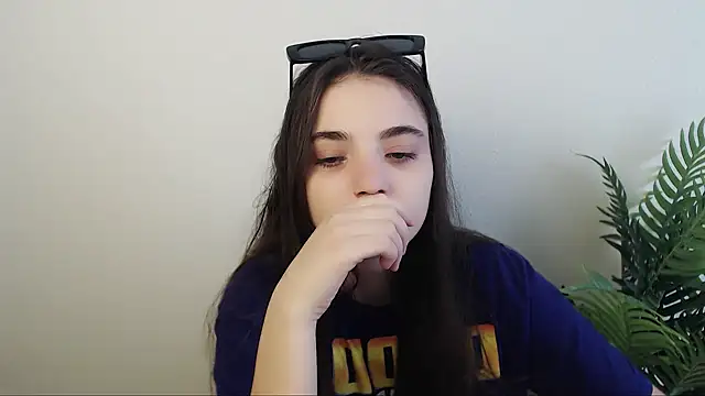 Snapshot of Sun_Shine__ chatting on 18, 10, 2025 Sun Shine online show from 18, 10, 2025