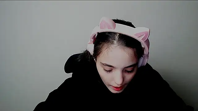 Snapshot of Sun_Shine__ chatting on 6, 10, 2025 Sun Shine online show from 6, 10, 2025