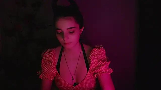 Snapshot of Sun_Shine__ chatting on 15, 11, 2025 Sun Shine online show from 15, 11, 2025