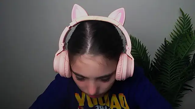 Snapshot of Sun_Shine__ chatting on 20, 9, 2025 Sun Shine online show from 20, 9, 2025