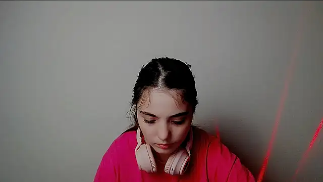 Snapshot of Sun_Shine__ chatting on 4, 10, 2025 Sun Shine online show from 4, 10, 2025