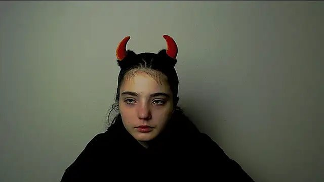 Snapshot of Sun_Shine__ chatting on 16, 10, 2025 Sun Shine online show from 16, 10, 2025