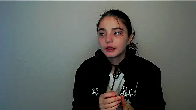 Snapshot of Sun_Shine__ chatting on 26, 10, 2025 Sun Shine online show from 26, 10, 2025