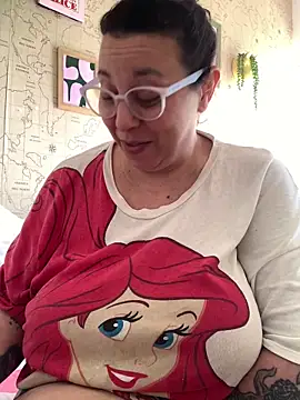 Snapshot of LupeLok chatting on 11, 6, 2026 LupeLok online show from 11, 6, 2026