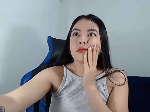 Snapshot of EloiseJun chatting on 13, 10, 2025 EloiseJun online show from 13, 10, 2025