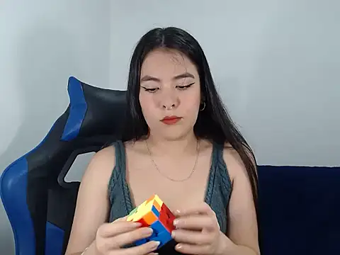 Snapshot of EloiseJun chatting on 19, 11, 2025 EloiseJun online show from 19, 11, 2025