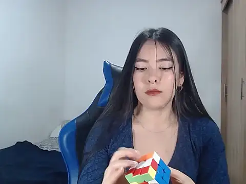 Snapshot of EloiseJun chatting on 6, 11, 2025 EloiseJun online show from 6, 11, 2025