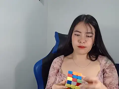 Snapshot of EloiseJun chatting on 26, 10, 2025 EloiseJun online show from 26, 10, 2025