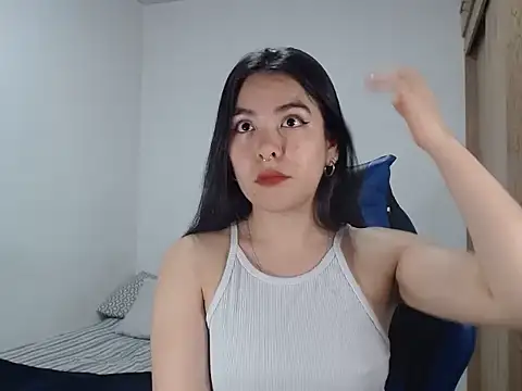 Snapshot of EloiseJun chatting on 23, 9, 2025 EloiseJun online show from 23, 9, 2025