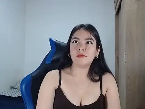 Snapshot of EloiseJun chatting on 27, 9, 2025 EloiseJun online show from 27, 9, 2025