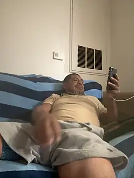 Snapshot of julio_p chatting on 10, 9, 2025 julio p online show from 10, 9, 2025