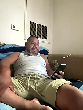 Snapshot of julio_p chatting on 15, 10, 2025 julio p online show from 15, 10, 2025