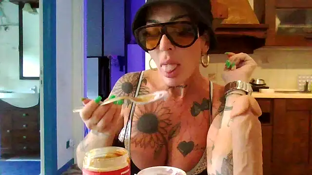 ASSERINAAA online show from 1, 10, 2025