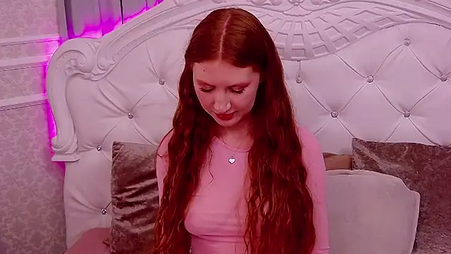 SaraMoor online show from 6, 10, 2025