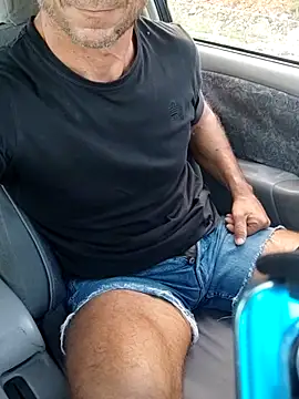 Snapshot of GreekGuyOutdoors chatting on 25, 10, 2025 GreekGuyOutdoors online show from 25, 10, 2025