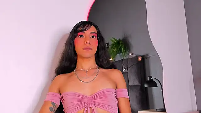 Snapshot of TiffValentinee_ chatting on 2, 11, 2025 TiffValentinee online show from 2, 11, 2025