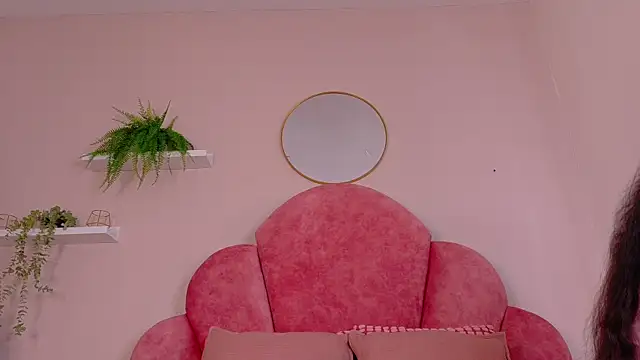 Snapshot of TiffValentinee_ chatting on 15, 10, 2025 TiffValentinee online show from 15, 10, 2025