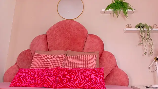 Snapshot of TiffValentinee_ chatting on 10, 10, 2025 TiffValentinee online show from 10, 10, 2025