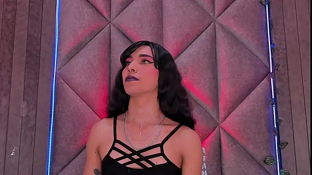 Snapshot of TiffValentinee_ chatting on 1, 11, 2025 TiffValentinee online show from 1, 11, 2025