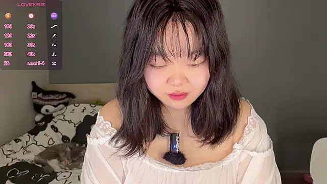 Kittenfishing online show from 10, 10, 2025