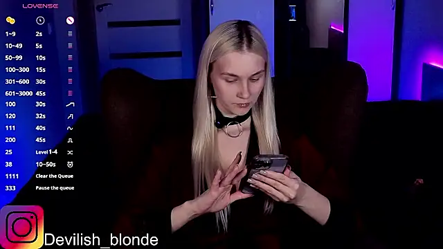 Snapshot of HitchcocianBlonde chatting on 3, 3, 2026 HitchcocianBlonde online show from 3, 3, 2026