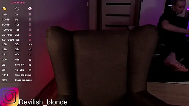 Snapshot of HitchcocianBlonde chatting on 31, 3, 2026 HitchcocianBlonde online show from 31, 3, 2026