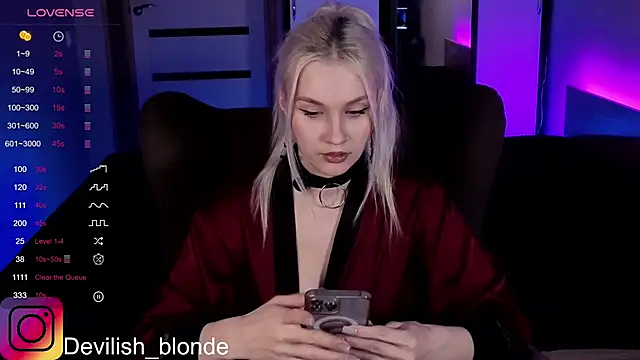 Snapshot of HitchcocianBlonde chatting on 17, 2, 2026 HitchcocianBlonde online show from 17, 2, 2026