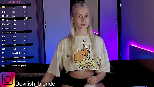 Snapshot of HitchcocianBlonde chatting on 29, 11, 2025 HitchcocianBlonde online show from 29, 11, 2025