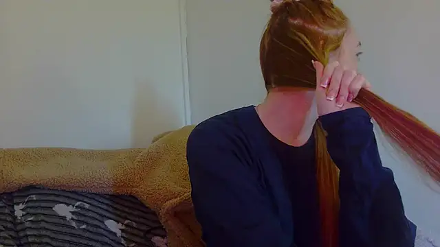 Little-Red21 online show from 25, 11, 2025