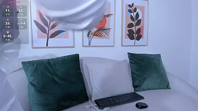 crystal peed online show from 9, 10, 2025