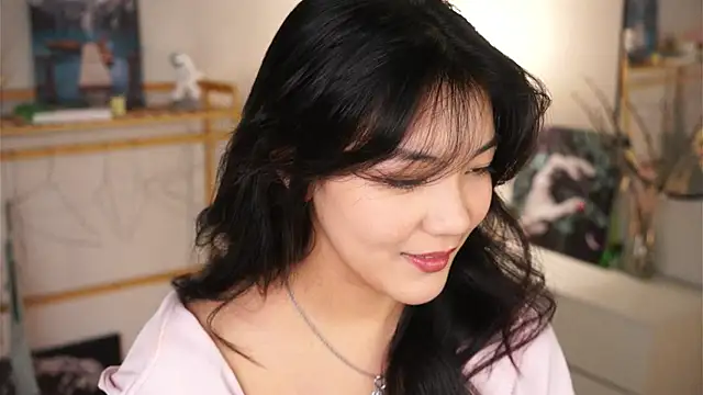 MoiraEger online show from 22, 10, 2025