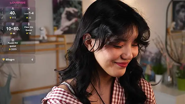 MoiraEger online show from 4, 10, 2025