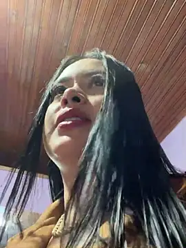 CrisMarulanda online show from 12, 10, 2025