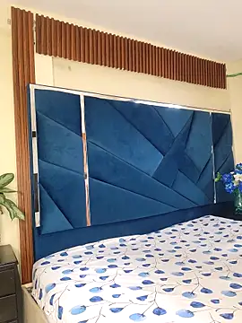 CrisMarulanda online show from 22, 11, 2025