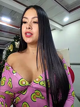 CrisMarulanda online show from 20, 11, 2025