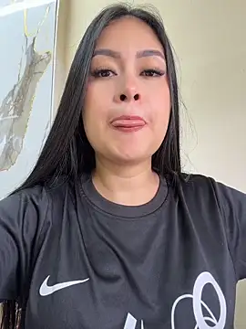 CrisMarulanda online show from 16, 6, 2026