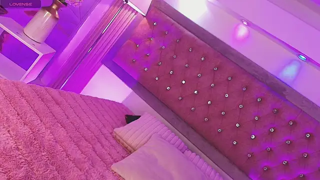 Snapshot of MylaDreams chatting on 19, 7, 2026 MylaDreams online show from 19, 7, 2026