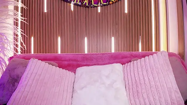 MylaDreams online show from 31, 10, 2025