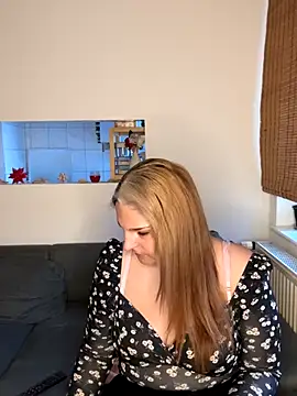 Snapshot of Katherine_Leyla chatting on 26, 11, 2025 Katherine Leyla online show from 26, 11, 2025