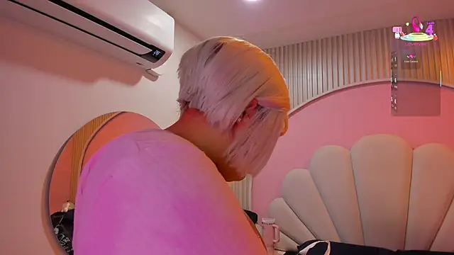 hinata dolly online show from 6, 11, 2025