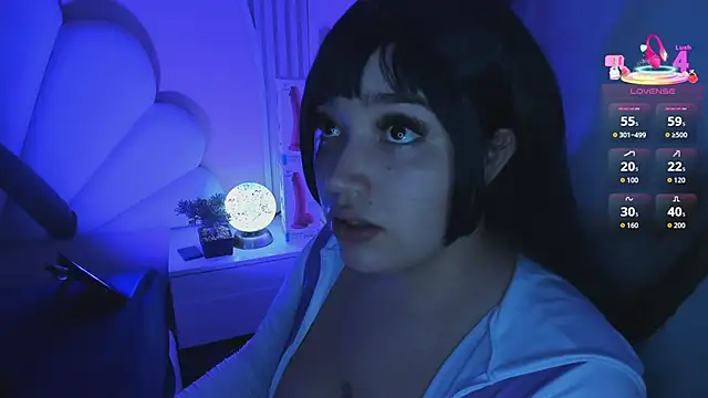 hinata dolly online show from 8, 4, 2026