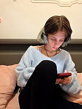 Little evil00 online show from 4, 10, 2025