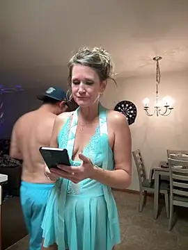 Snapshot of KeeshKeeph chatting on 2, 10, 2025 KeeshKeeph online show from 2, 10, 2025