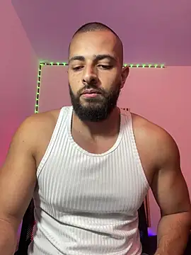 Snapshot of magnumchris chatting on 5, 7, 2026 magnumchris online show from 5, 7, 2026