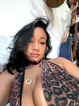 hillarymoreninha online show from 23, 10, 2025