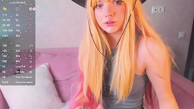 Molly Platt online show from 25, 9, 2025