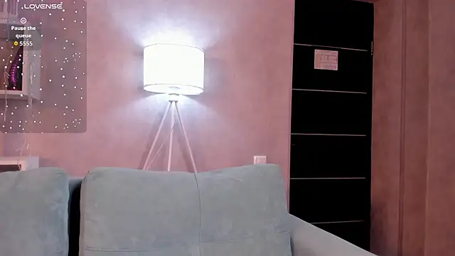 Molly Platt online show from 28, 10, 2025