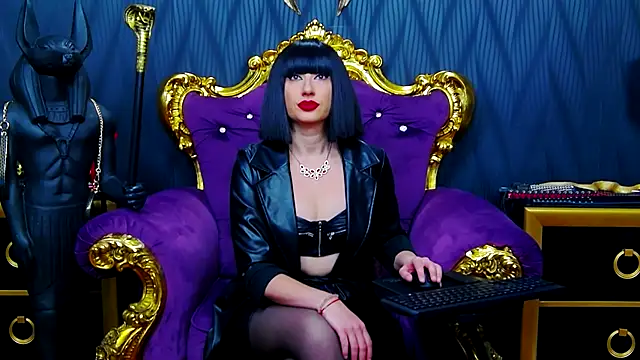 LaraMaeve online show from 2, 10, 2025